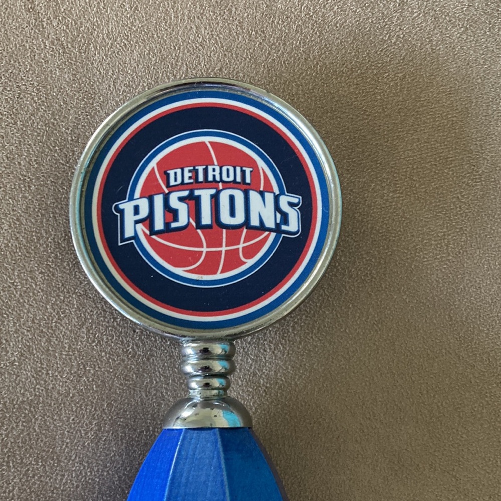 Vintage Detroit Pistons Miller Lite beer handle tap